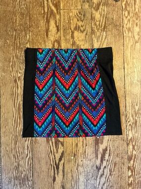 Nollie Multicolor Chevron Mini Skirt with Black Panels